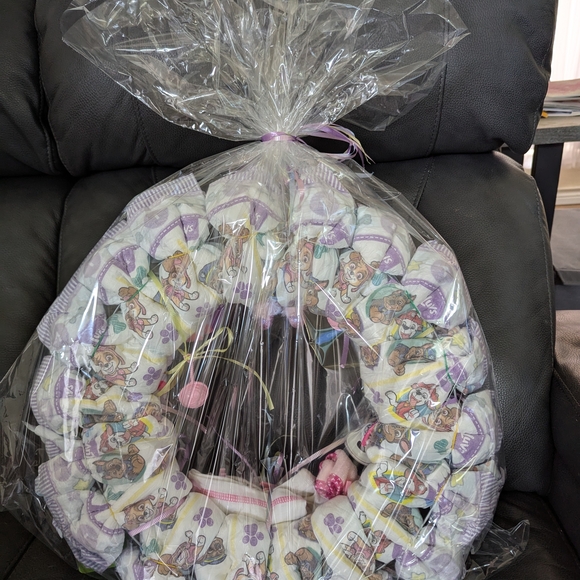 Baby Diaper Wreath Baby Shower Handmade Gift - Picture 10 of 12
